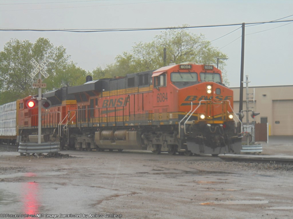 BNSF 6084 + 8563